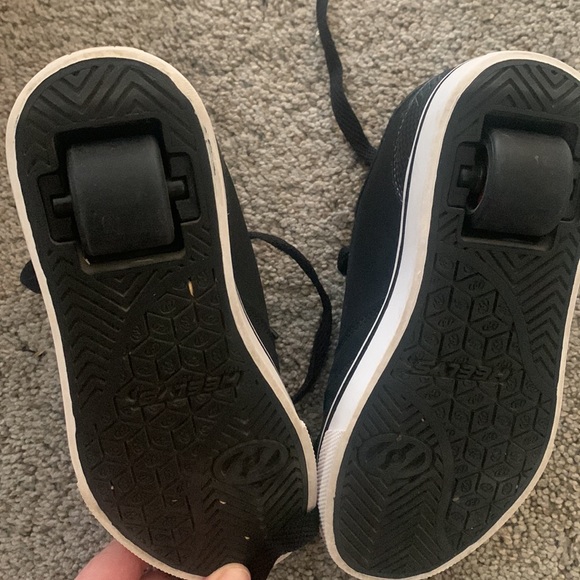 Heely shoes - Picture 3 of 3